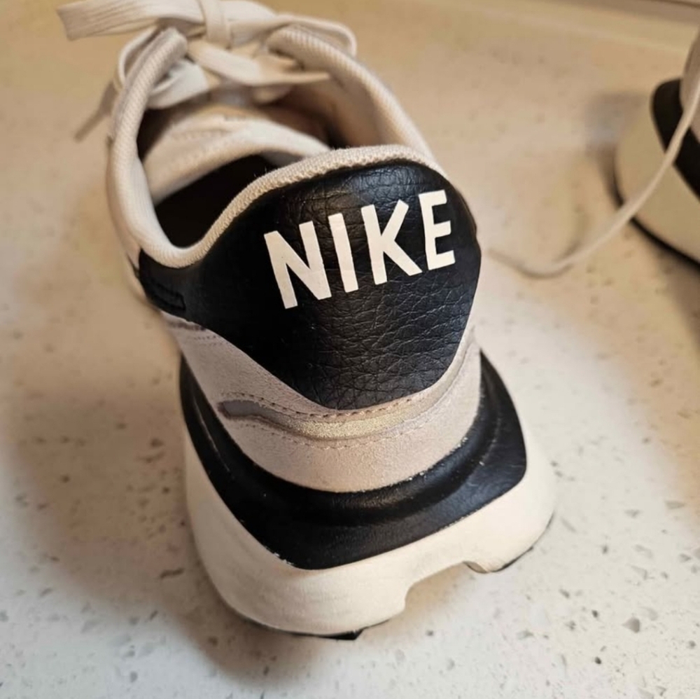 Women Nike Waffle Shoe Size 9 - Picture 4 of 7